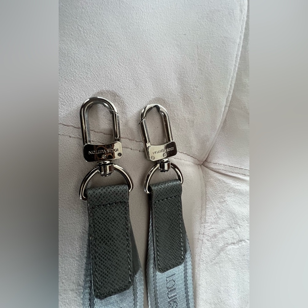Authentic Louis Vuitton Crossbody/Shoulder Strap in Gray with Silver Hardware - Picture 6 of 10